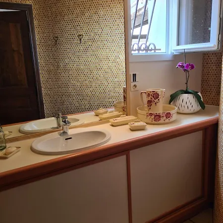 Couette-café M, D'hotes, Vue Mer, Sauna, Piscine A Six-fours *
