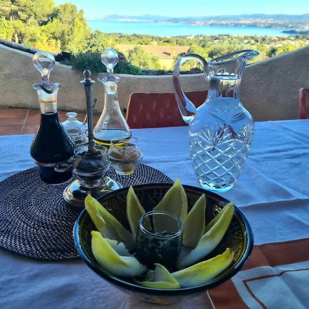 M, D'hotes, Vue Mer, Sauna, Piscine A Six-fours Couette-café Six-Fours-les-Plages