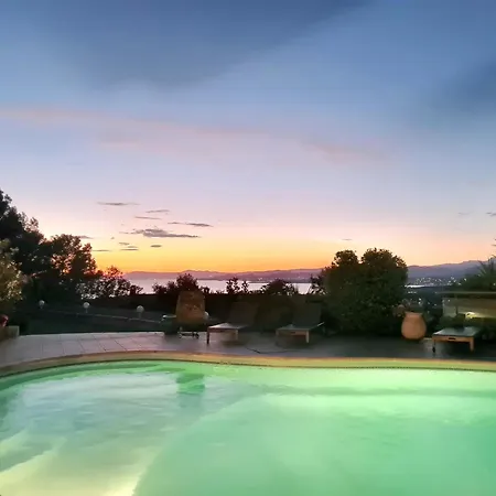 לינה וארוחת בוקר M, D'hotes, Vue Mer, Sauna, Piscine A Six-fours סיס-פור-לה-פלאז'