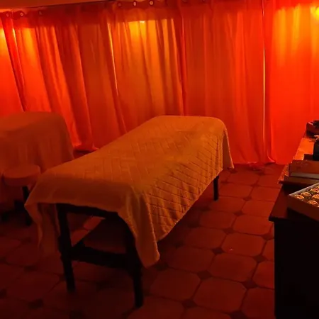 M, D'hotes, Vue Mer, Sauna, Piscine A Six-fours לינה וארוחת בוקר *